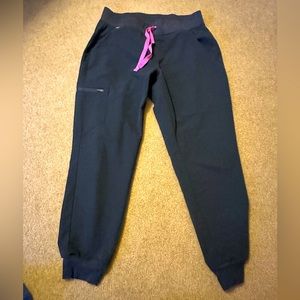 FIGS Zamora women’s joggers scrub pants